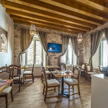 فندق Heritage 4*