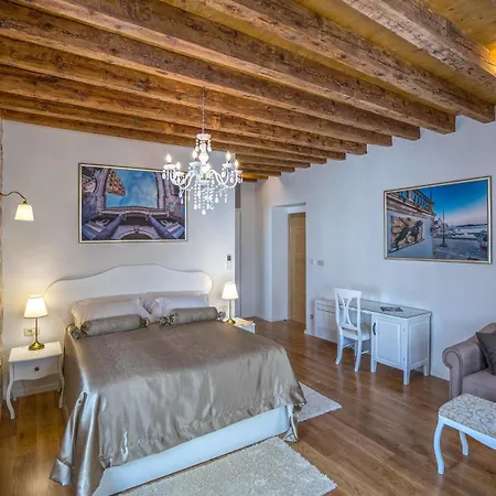 Heritage 4* سبليت