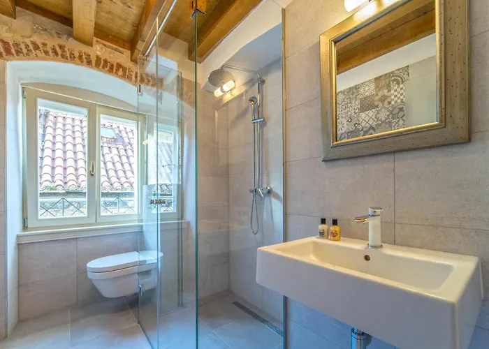 Heritage 4* Σπλιτ