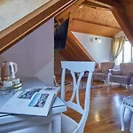 Heritage 4*